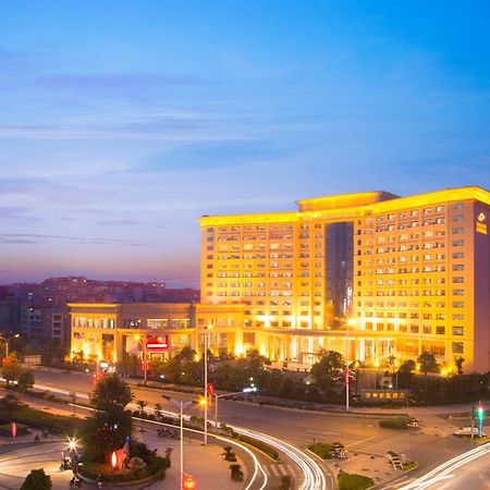 The Grand Plaza Hotel Ji'an  Bagian luar foto