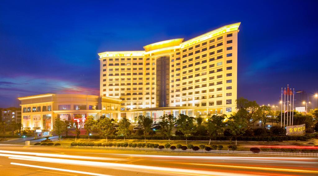The Grand Plaza Hotel Ji'an  Bagian luar foto