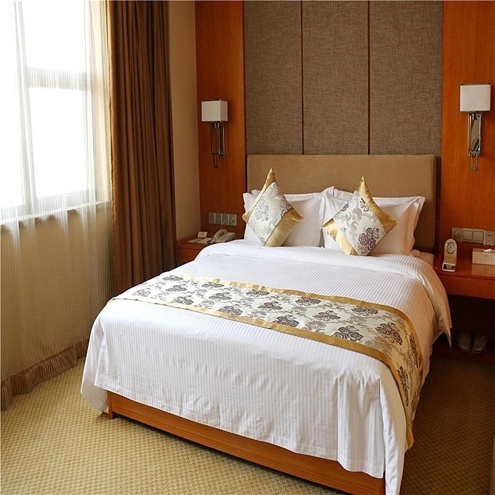 The Grand Plaza Hotel Ji'an  Bagian luar foto