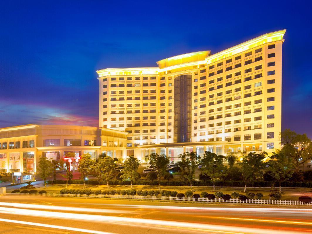 The Grand Plaza Hotel Ji'an  Bagian luar foto